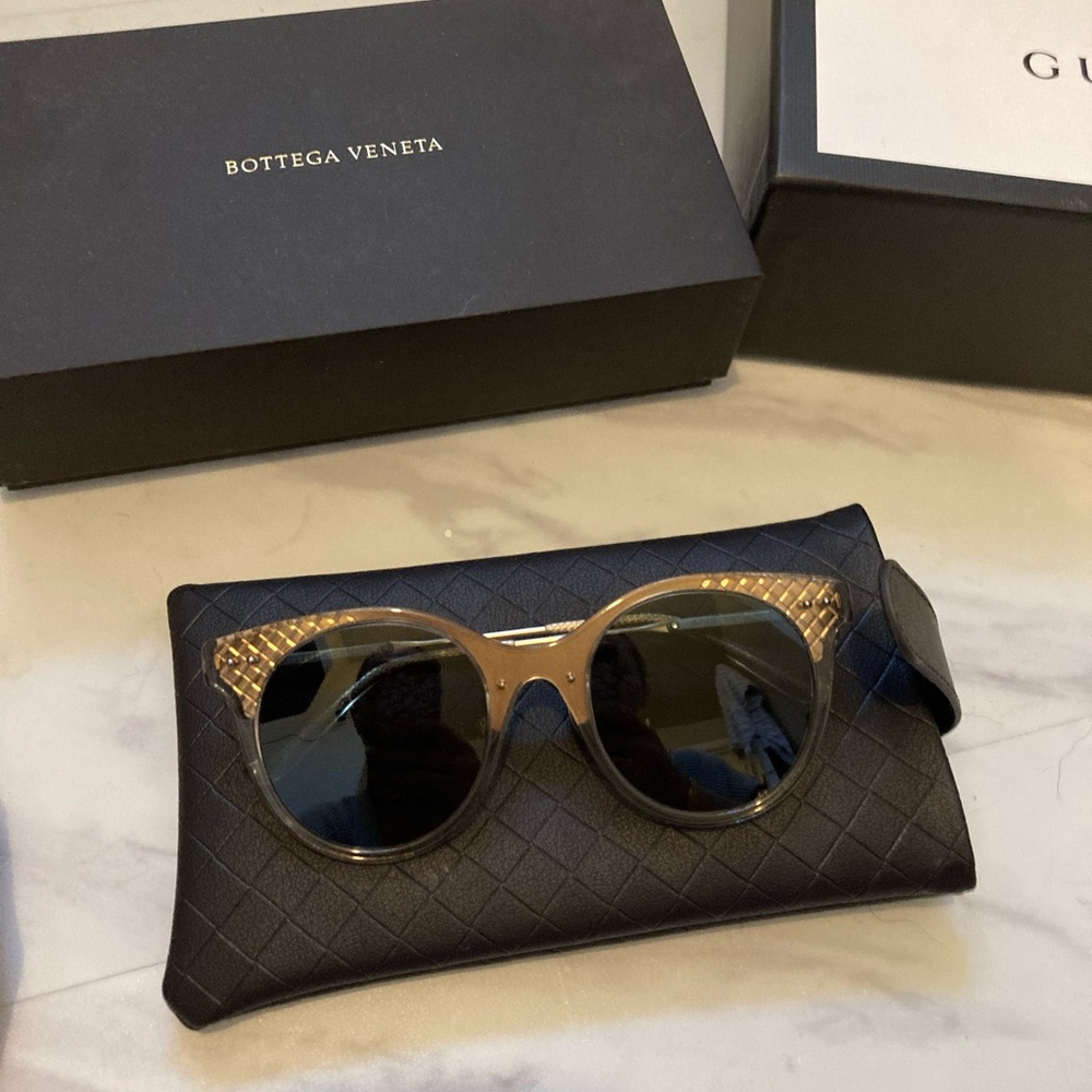 Bottega Veneta sunglasses NWT